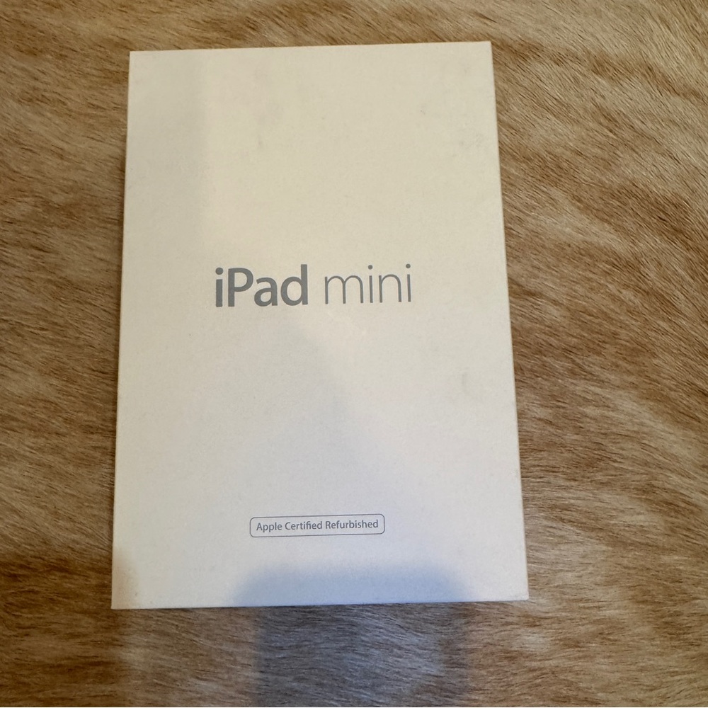 Apple iPad Mini2 64K wi-fi in White - Compact Tablet - Picture 8 of 8